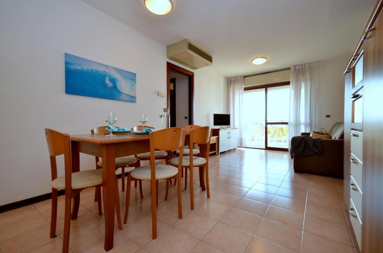 Residenza Porta Del Mare Apartment Lignano Sabbiadoro Ngoại thất bức ảnh